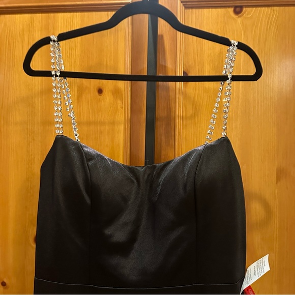 MAC DUGGAL CHARMEUSE RHINESTONE STRAP TRUMPET GOW - Picture 6 of 15